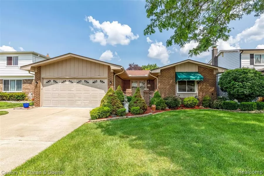 4719 BLOOMFIELD Drive, Sterling Heights, MI 48310 3318