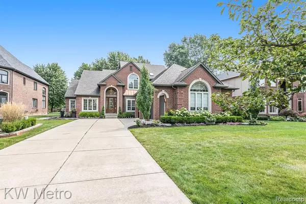 5237 SILOH Court,  West Bloomfield,  MI 48324 1481