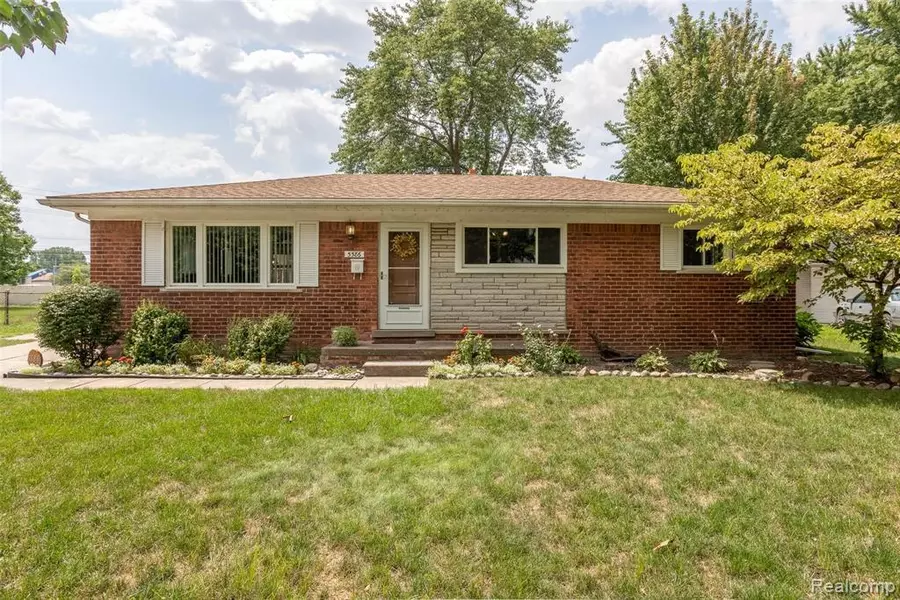 5586 W BROOKSIDE Drive, Dearborn Heights, MI 48125 2335