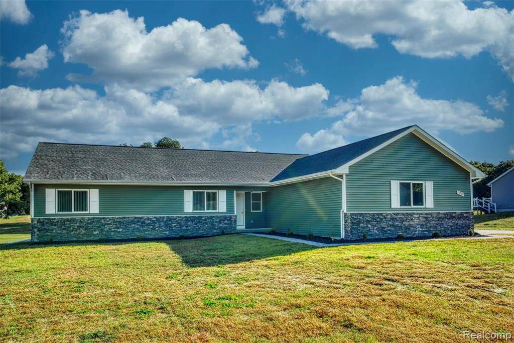 21799 CELESTIAL Circle, Pinckney, MI 48169 8765