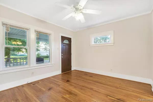 Allen Park, MI 48101 2306,6814 BALFOUR Avenue