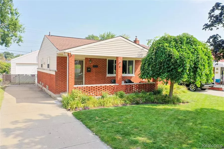 755 E FARNUM Avenue, Madison Heights, MI 48071 3425