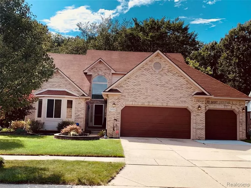 31838 DAY LILY Drive, Rockwood, MI 48173 8769