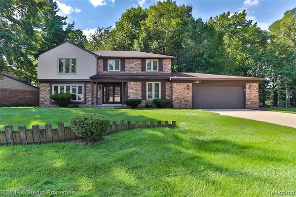 30177 MAYFAIR Drive, Farmington Hills, MI 48331 2157