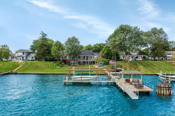 4551 CHAMBERLAIN Street, East China, MI 48054 3501