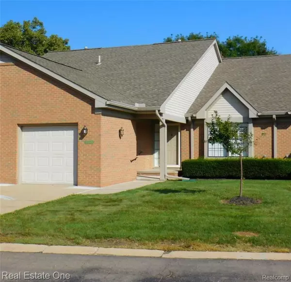 2453 BIRCHCREST Court,  Sterling Heights,  MI 48314 3753