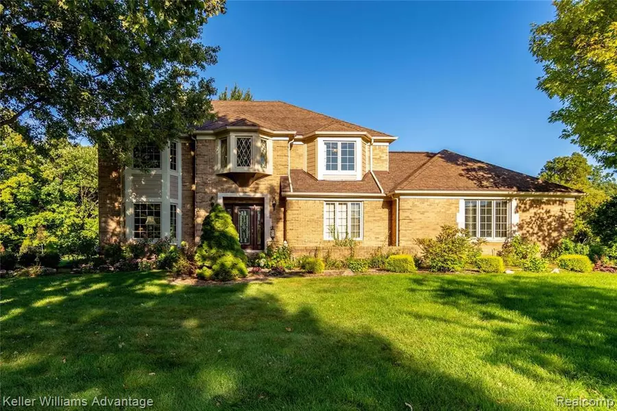 41274 BEACON Road, Novi, MI 48375 5201