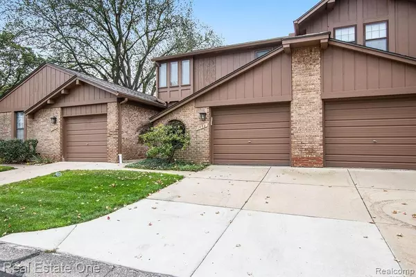 Rochester Hills, MI 48309 3303,1994 PONDVIEW Court