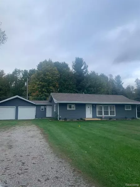 1661 BURNSIDE Road, North Branch, MI 48461 9669