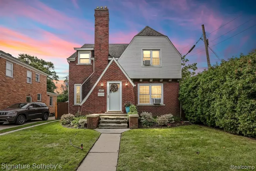 1869 BRYS Drive, Grosse Pointe Woods, MI 48236 1009