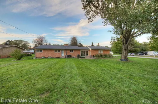 Brighton, MI 48116 8544,9766 BETTY Drive