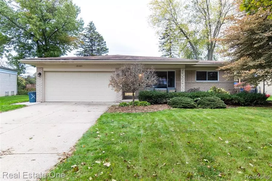 38285 ROYCROFT Court, Livonia, MI 48154 1307