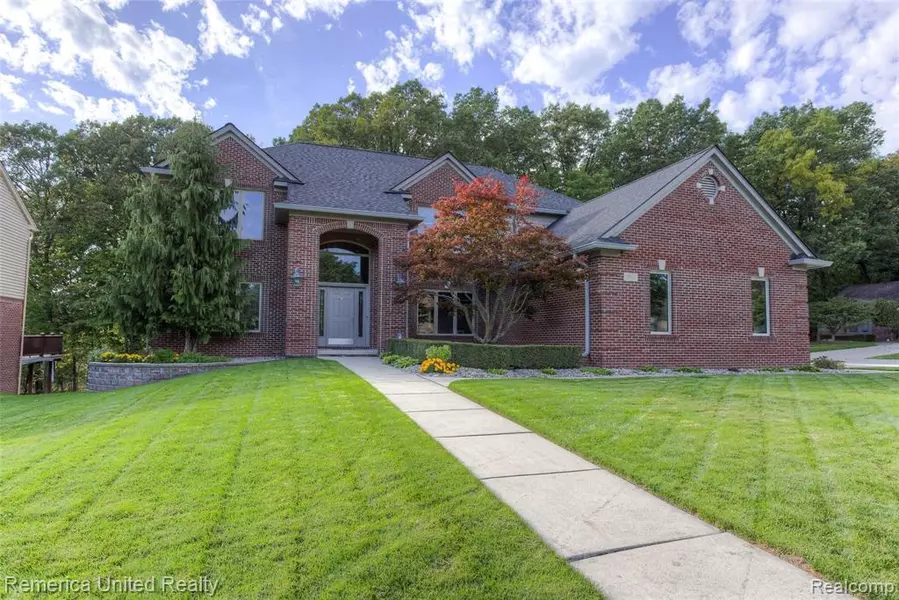 2193 CLINTON VIEW Circle, Rochester Hills, MI 48309 2984