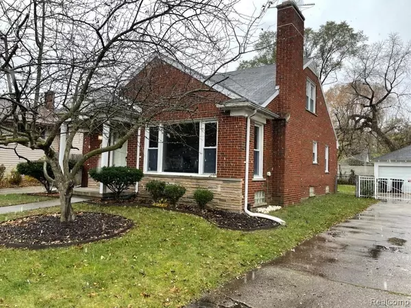 Grosse Pointe, MI 48236,5001 LAFONTAINE