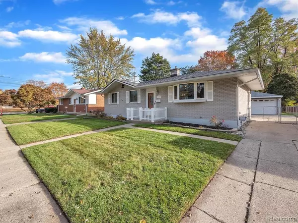 Clinton Township, MI 48035 1621,36922 LEDGESTONE Street