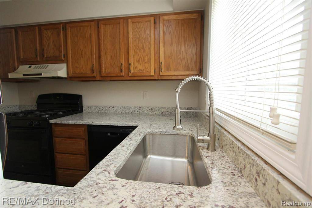 Rochester, MI 48307 2054,109 WALNUT BLVD