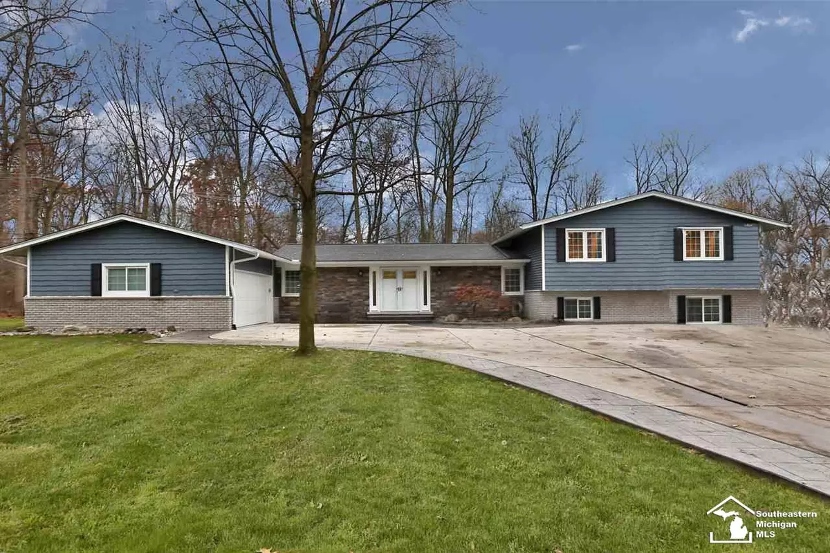 Grosse Ile, MI 48138,26056 Martin Lane