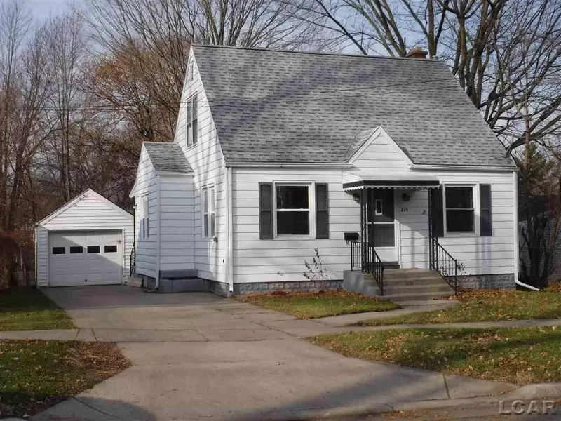 819 Clinton, Adrian, MI 49221