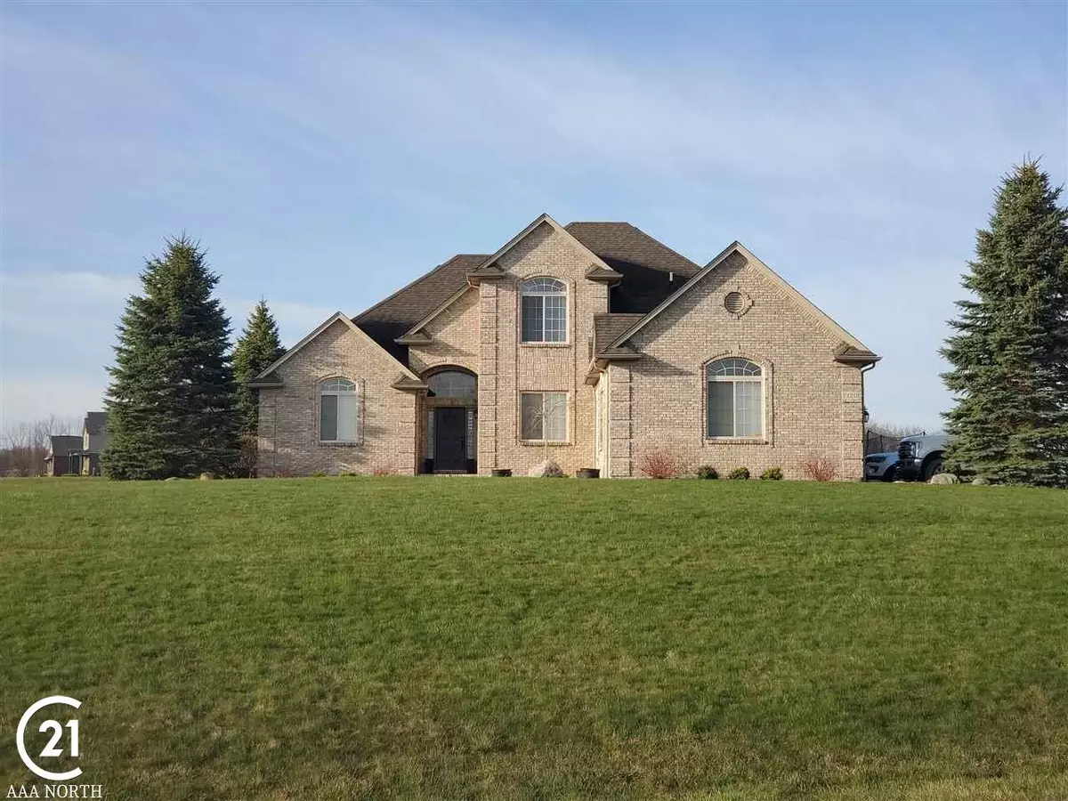 Almont, MI 48003,7320 Evergreen