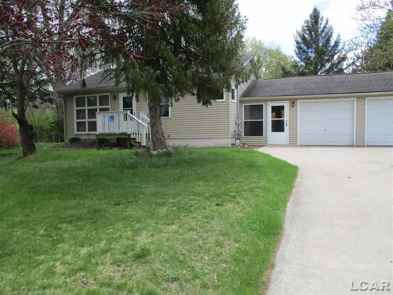1285 Sutton, Adrian, MI 49221