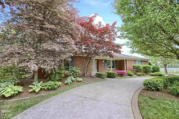 Grosse Pointe Woods, MI 48236,19766 Wedgewood Dr.