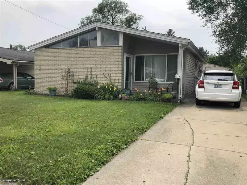 19782 Electra, Clinton Township, MI 48035