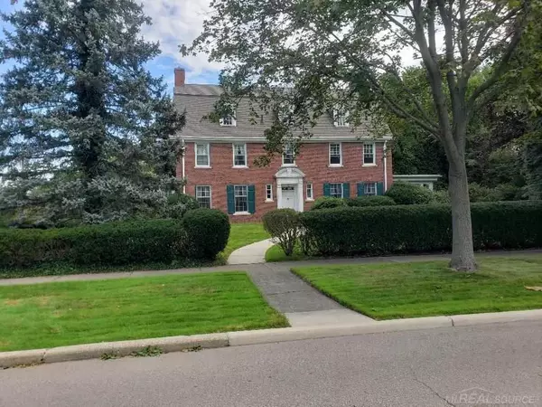 Grosse Pointe Park, MI 48230,798 Berkshire