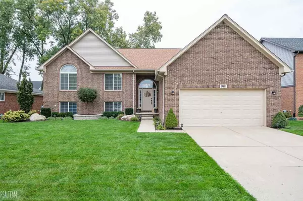 19881 Woodview, Clinton Township, MI 48038