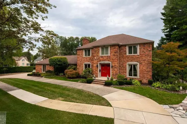 Grosse Pointe Farms, MI 48236,280 Mirabeau Pl