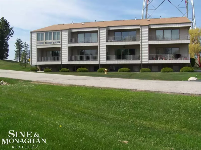 3995 RIVER RD Unit 14, East China, MI 48054-2210