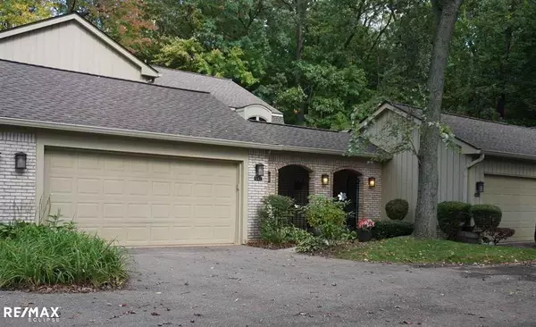 1249 Manorwood, Bloomfield Hills, MI 48304