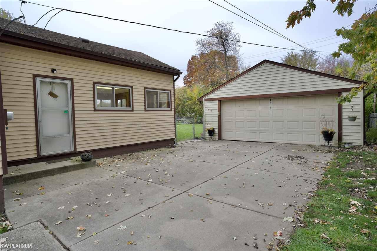 Warren, MI 48089-5731,24281 Stewart Ave