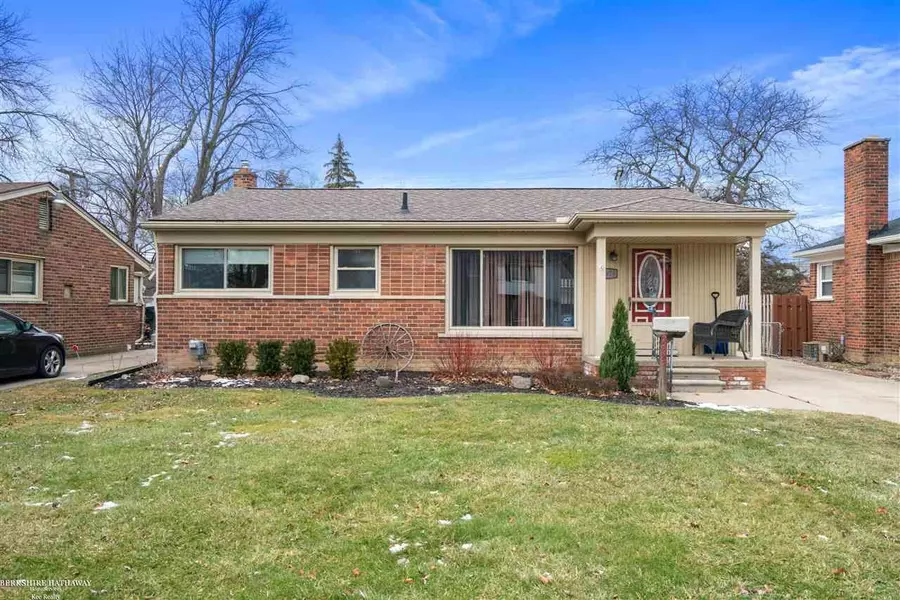 22979 Marter, Saint Clair Shores, MI 48080