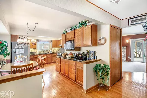 Sterling Heights, MI 48310,40252 Kraft