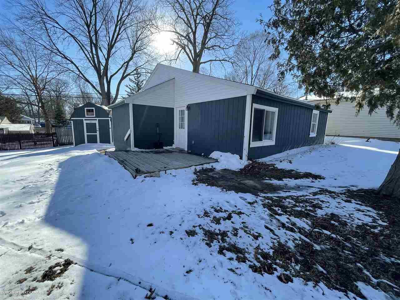 4009 Mapleleaf Rd,  Waterford,  MI 48328