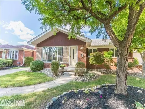 Saint Clair Shores, MI 48082,21309 Raymond