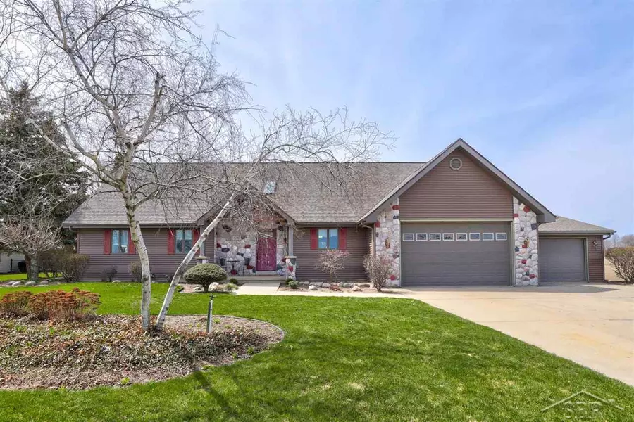 430 Frank Rd, Frankenmuth, MI 48734