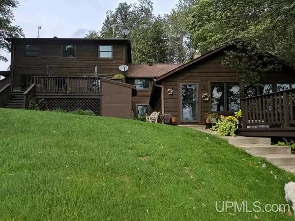 115 Lake Breeze Lane, Negaunee, MI 49866