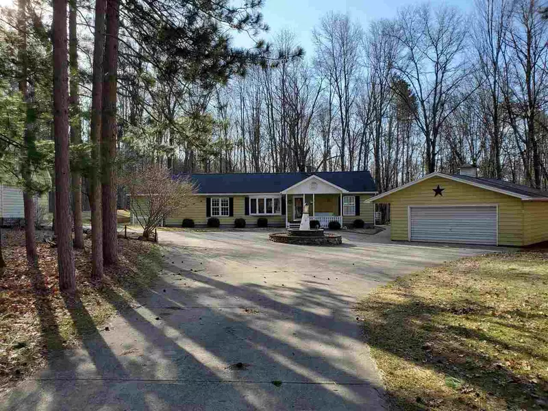 5856 Oak Run, Farwell, MI 48625