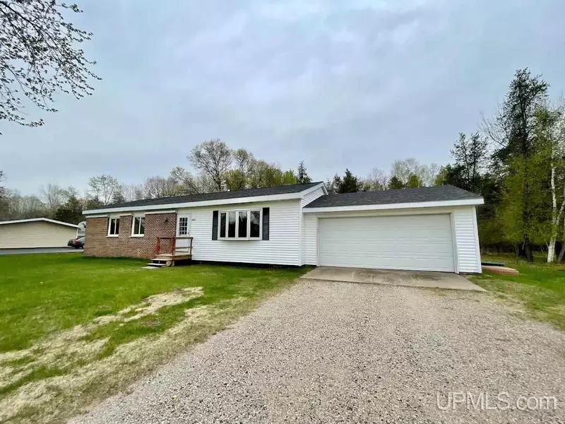 6117 Westridge 21.25 Dr, Gladstone, MI 49837