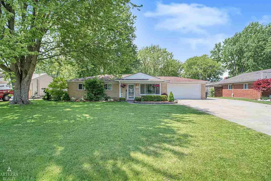 38845 Winkler, Harrison Twp, MI 48045