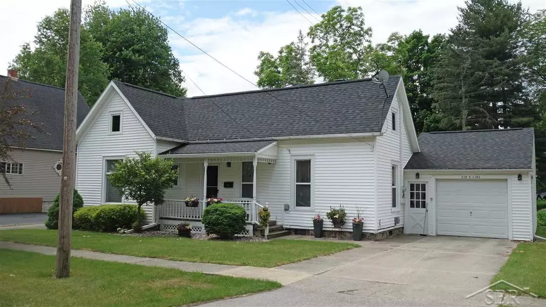 210 S Line Street, Chesaning, MI 48616