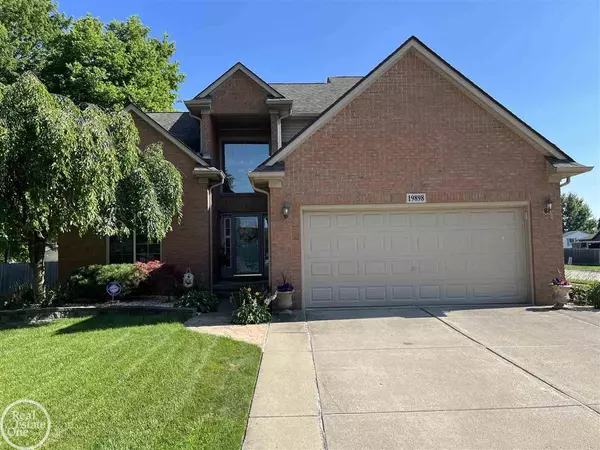 19898 Woodview Dr., Clinton Township, MI 48038
