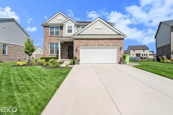 48065 Castle Hill, Macomb Twp, MI 48042