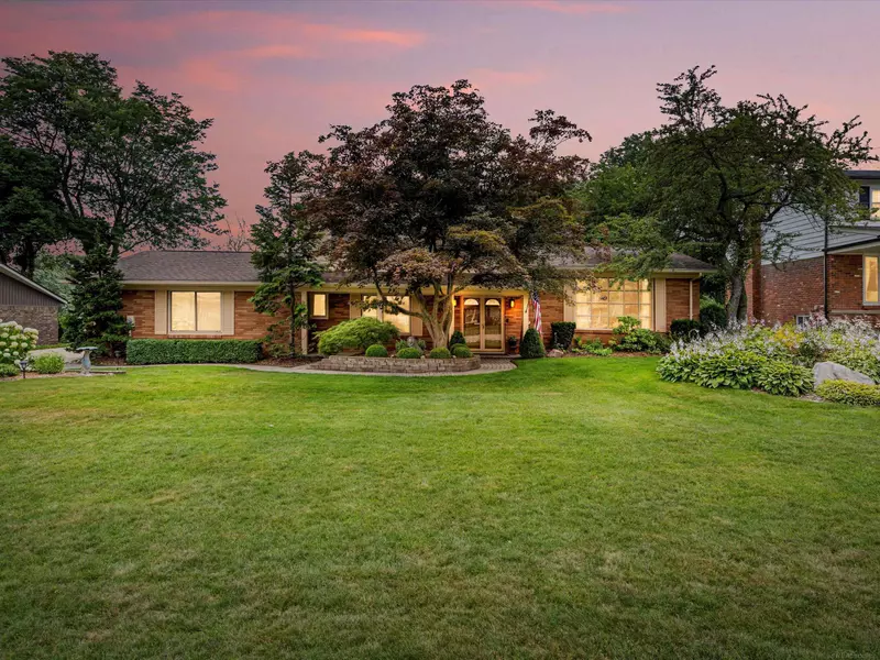 4636 Regency, Shelby Twp, MI 48316