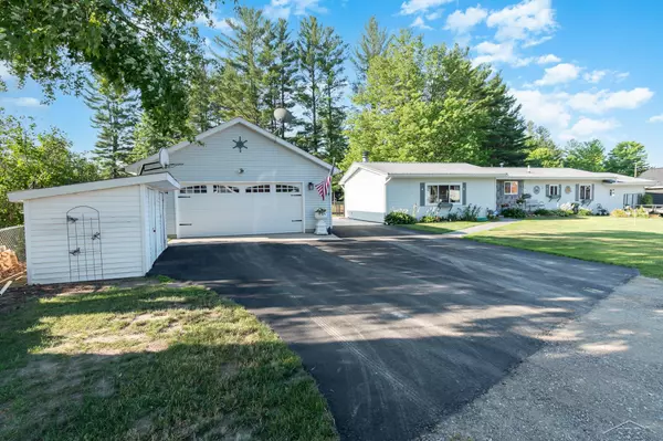 5477 Heron Cove, Beaverton, MI 48612