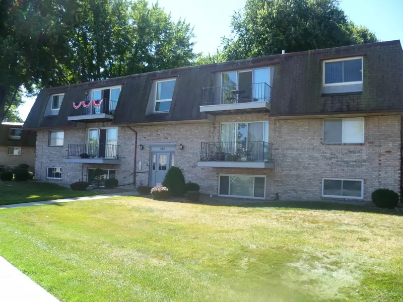 202 Provincial Ct #97, Saginaw, MI 48638