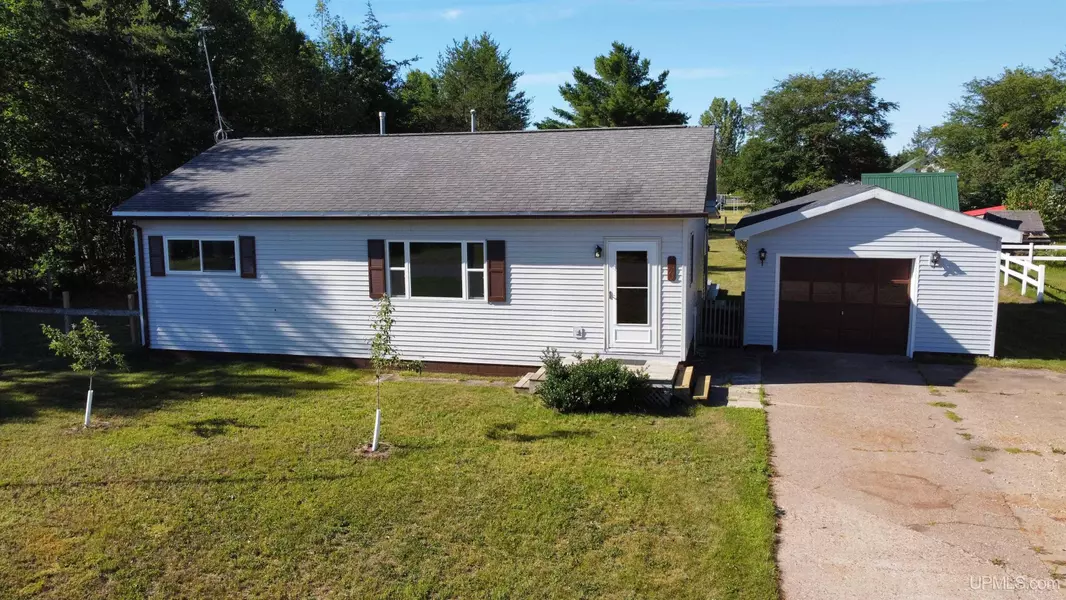 1693 E Sharkey Rd, Little Lake, MI 49833