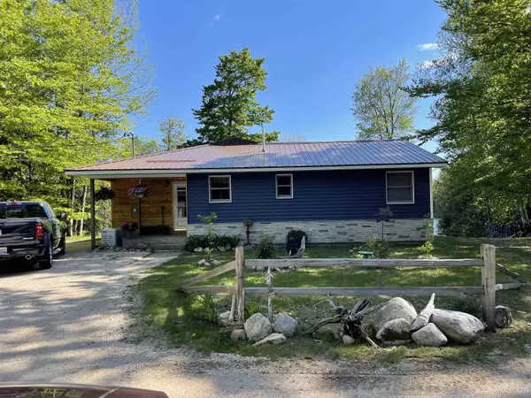 6810W Smith Lake Drive, Manistique, MI 49854