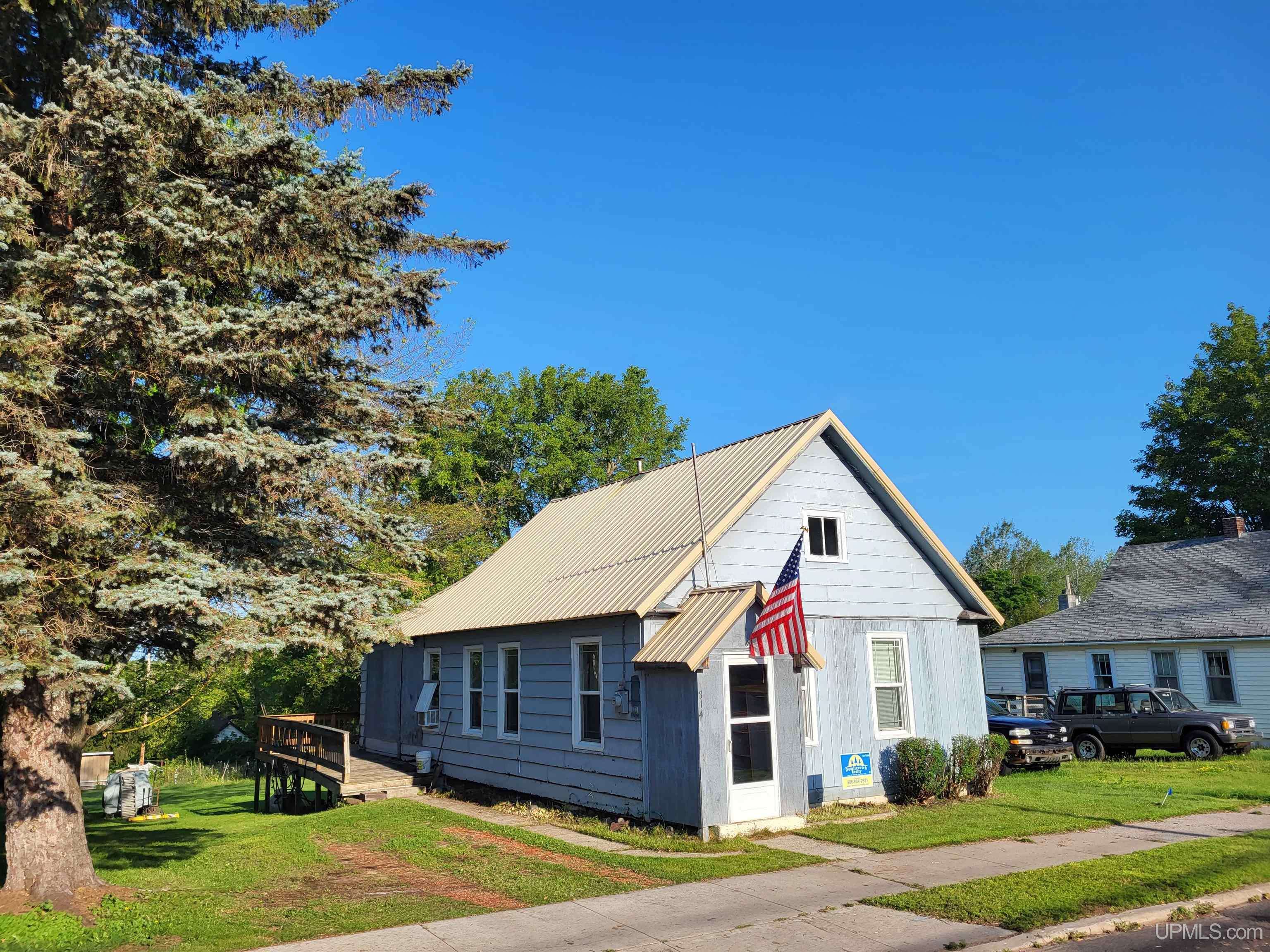 Ontonagon, MI 49953,314 S Steel